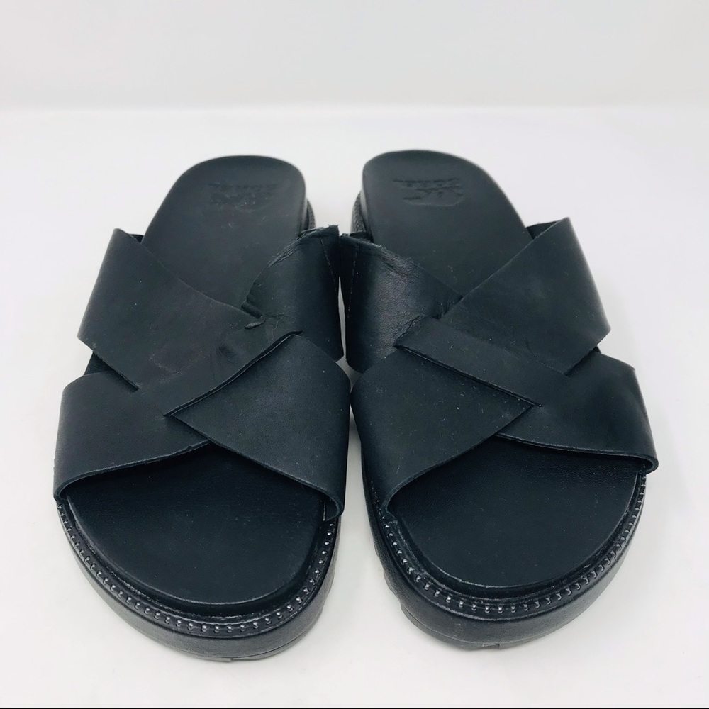 Sorel Roaming Black Criss Cross Slide Sandals